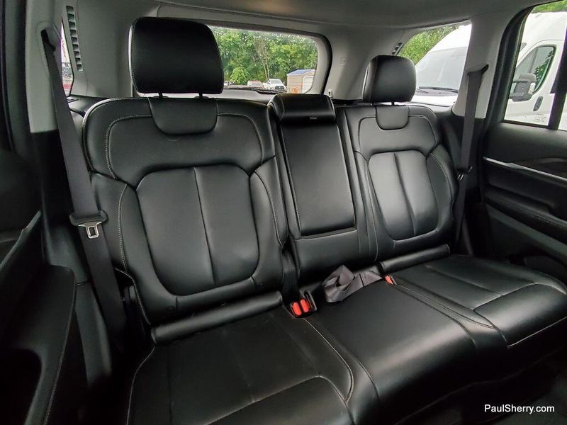 2023 Jeep Grand Cherokee Limited BlackImage 19