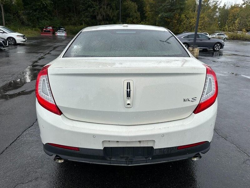 2013 Lincoln MKS BaseImage 15