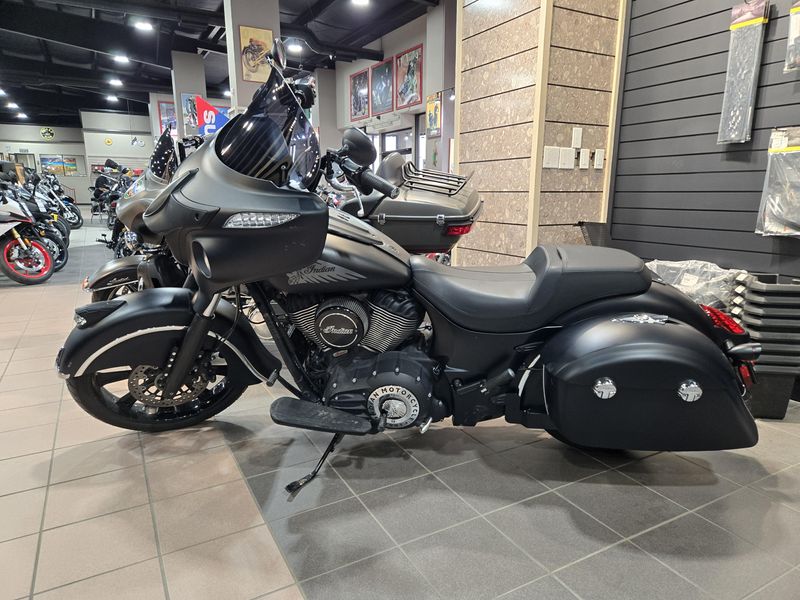 2016 Indian Motorcycle CHIEFTAIN DARK HORSE 49S THUNDER BLACK SMOKE Image 2