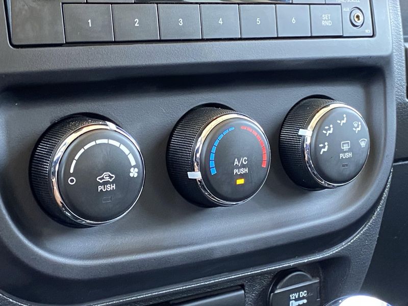 Used 2016 Jeep Patriot SportImage 19
