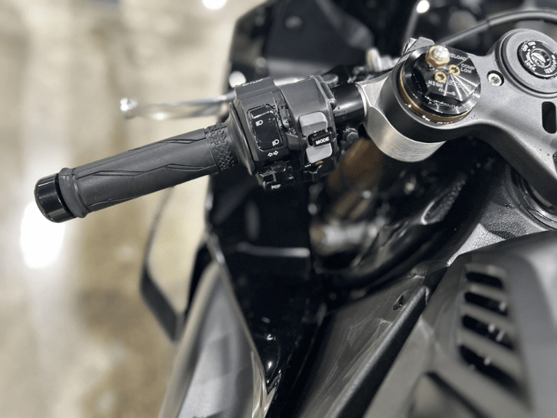 New 2025 Yamaha YZF-R1 Image 8