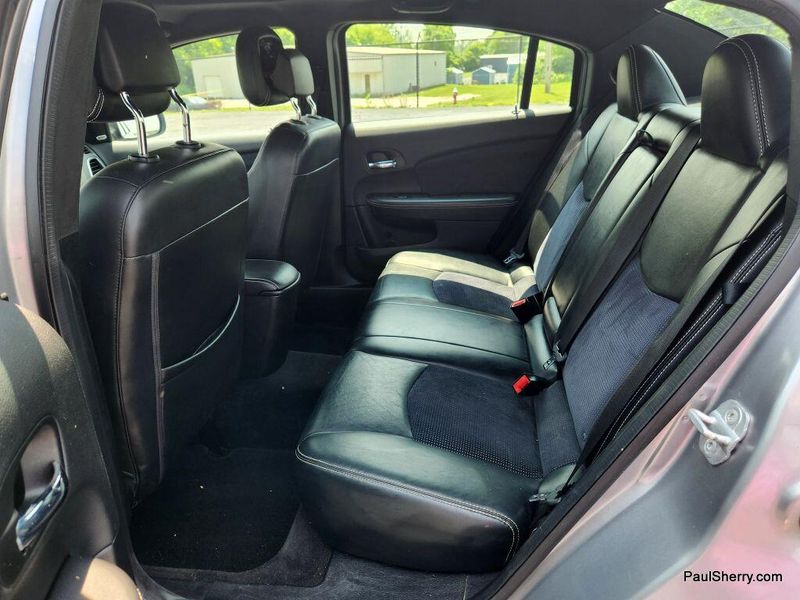 2013 Chrysler 200 Limited SImage 37
