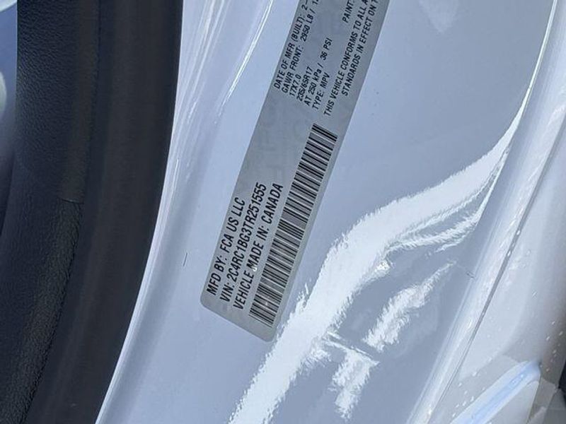 New 2026 Chrysler Pacifica SelectImage 21