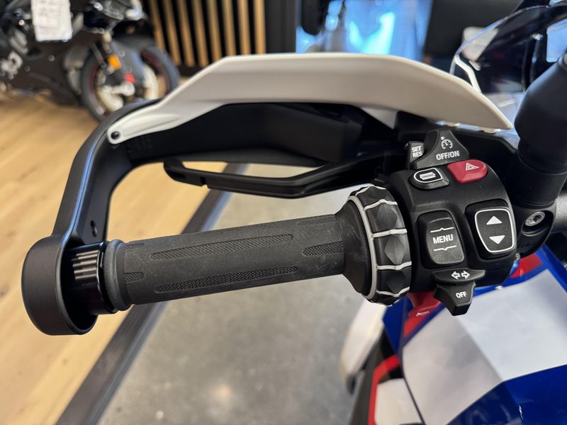 2025 BMW R 1300 GS - TROPHY - RACING BLUE METALLIC 