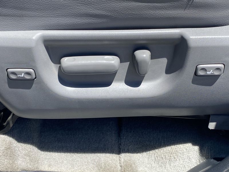 Used 2011 Toyota Sequoia LtdImage 17