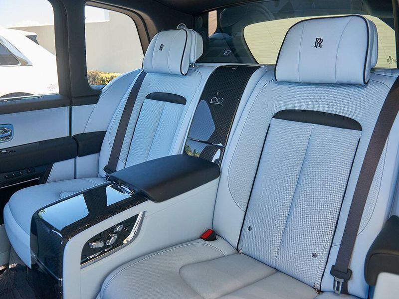 New 2027 Rolls-Royce Cullinan Black BadgeImage 19
