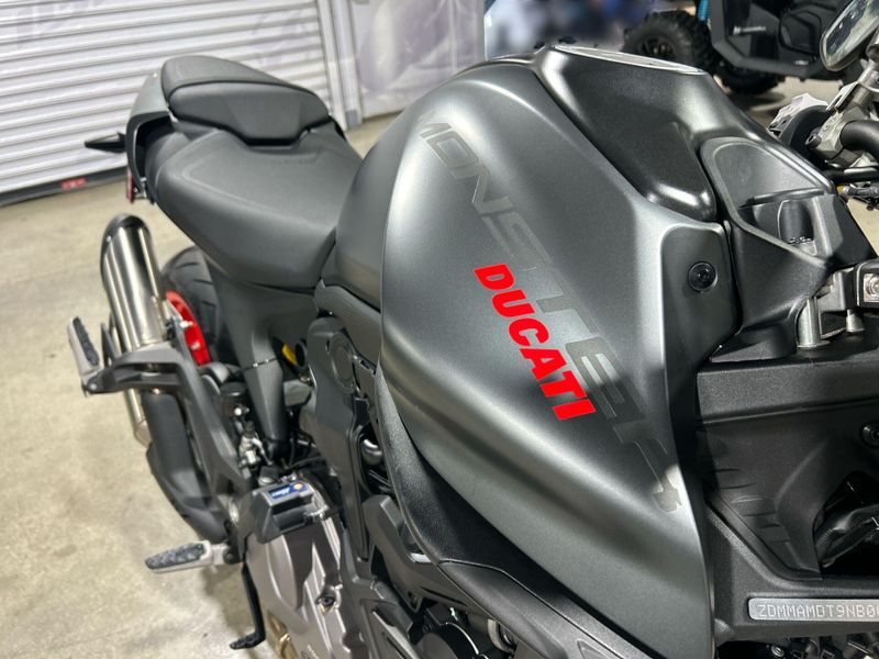 Used 2022 Ducati Monster Image 27