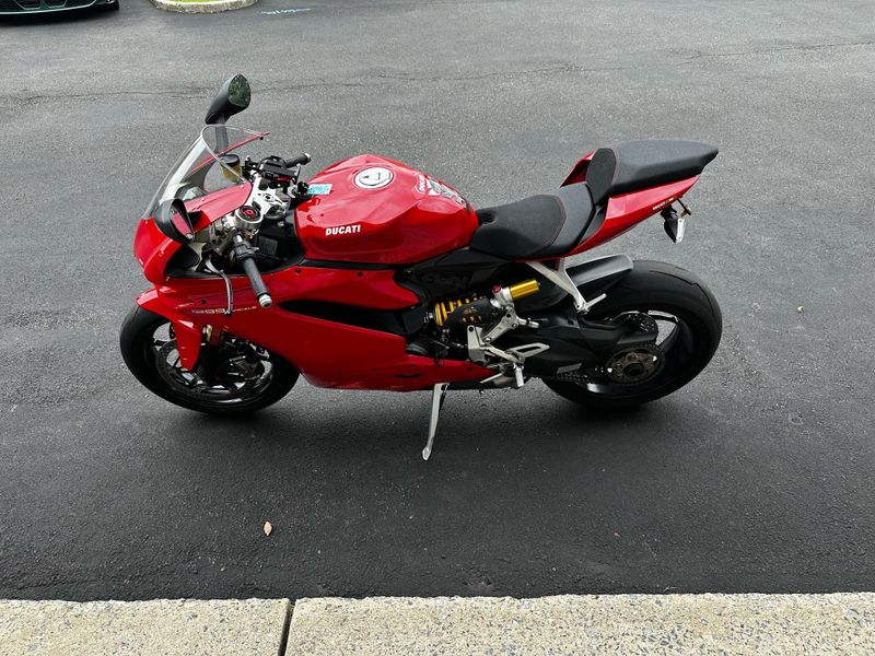 2017 Ducati Panigale 1299Image 2