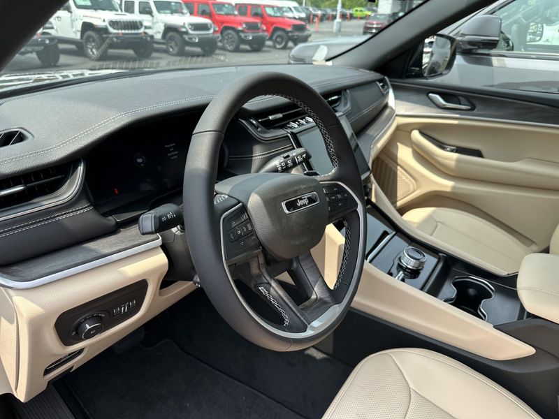 2025 Jeep Grand Cherokee Limited 4x4Image 23