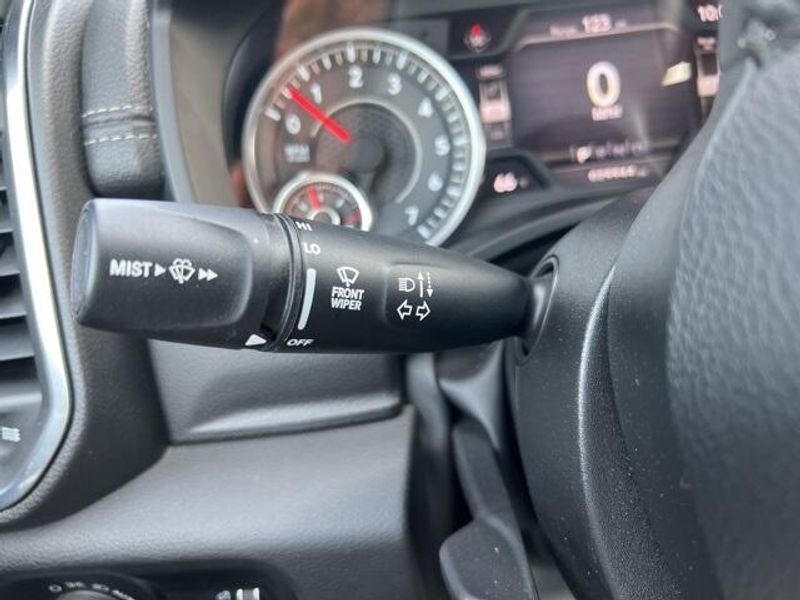 2024 RAM 1500 LaramieImage 43