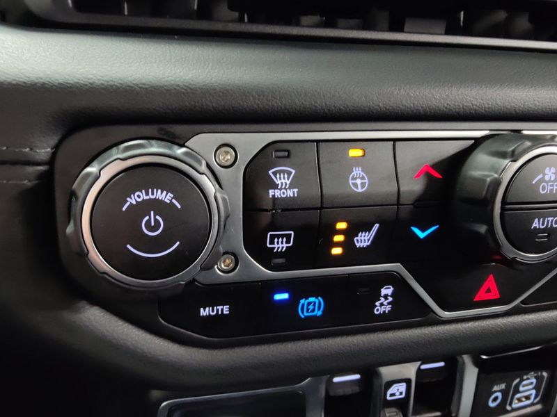 Used 2024 Jeep Wrangler 4xE Rubicon Hardtop w/NavImage 9