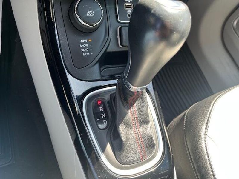 Used 2020 Jeep Compass Image 6