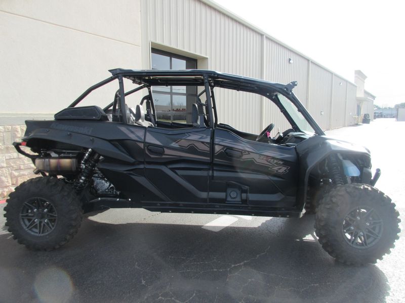 USED 2026 KAWASAKI TERYX KRX41000 BLACKOUT EDITION Image 2