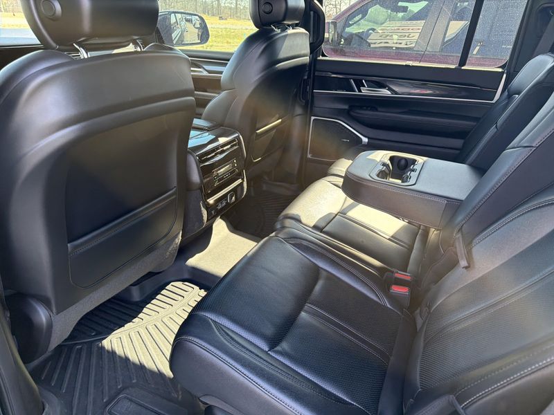 2024 Jeep Wagoneer Series 1Image 17