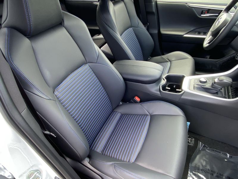 New 2025 Toyota RAV4 Hybrid XSEImage 11