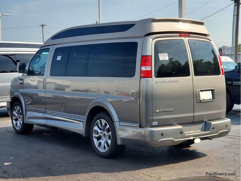 2022 Chevrolet Express Cargo Image 18