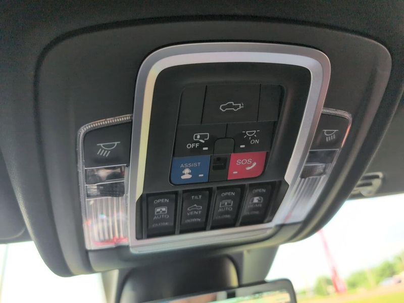 2021 RAM 1500 RebelImage 26