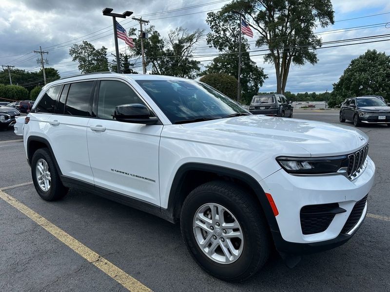 2023 Jeep Grand Cherokee LaredoImage 1