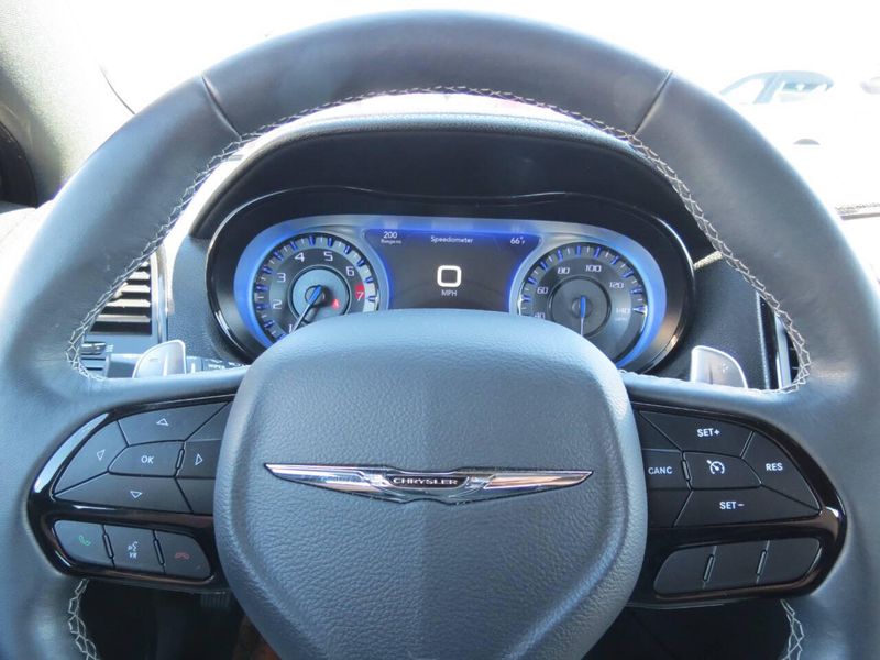 Used 2018 Chrysler 300 S AWD 4dr SedanImage 18