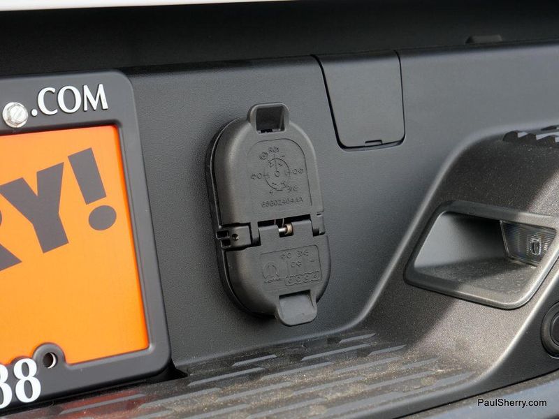 New 2026 RAM 1500 Tradesman Crew Cab 4x4 5'7' Box