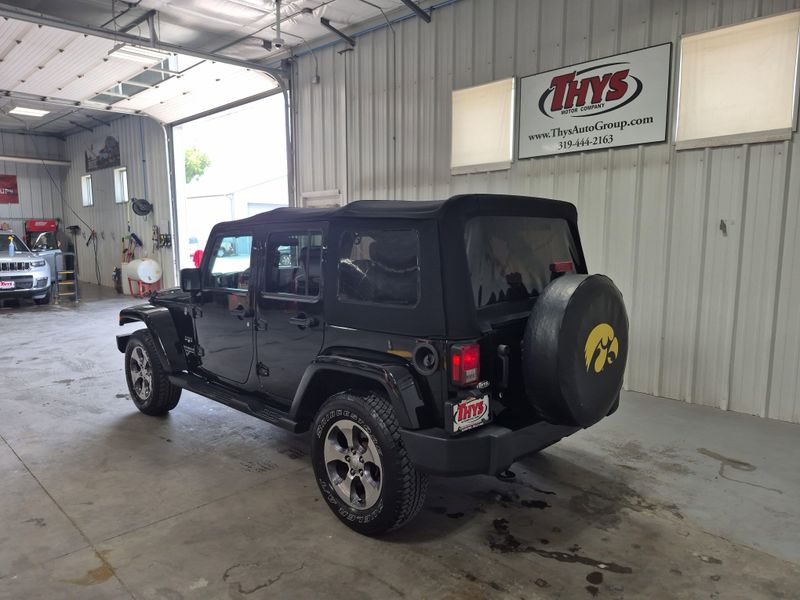 Used 2016 Jeep Wrangler Unlimited SaharaImage 19
