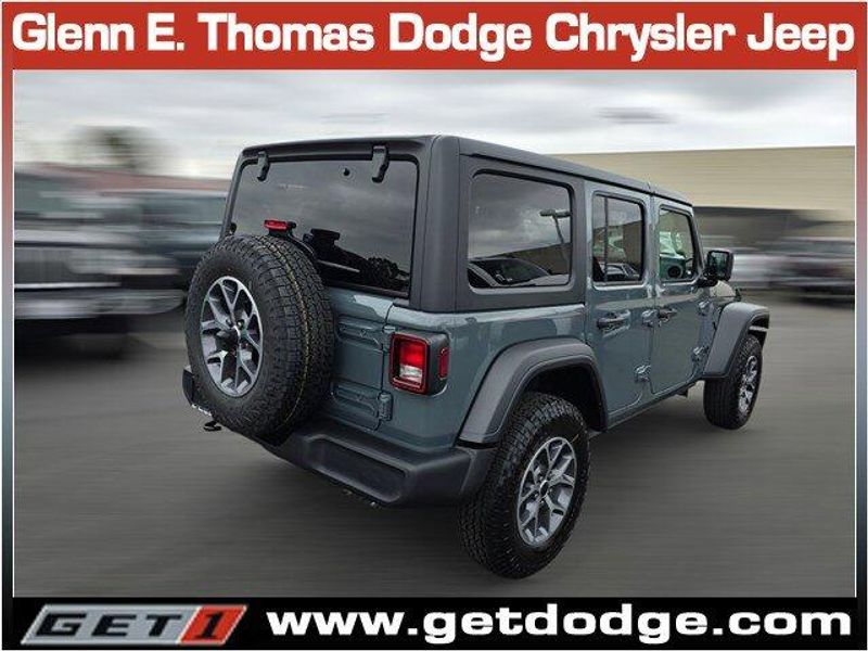 2025 Jeep Wrangler Unlimited Sport S photo 4