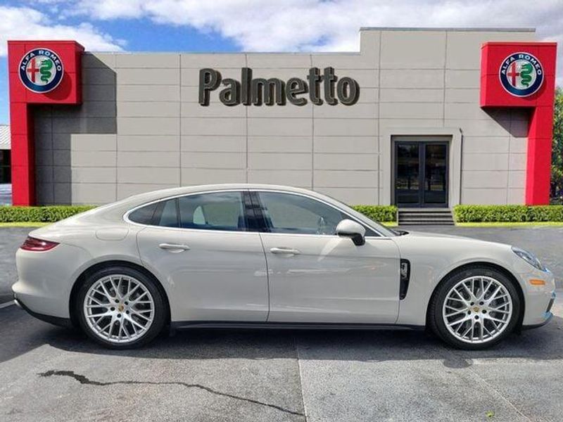 2018 Porsche Panamera 4S photo 3