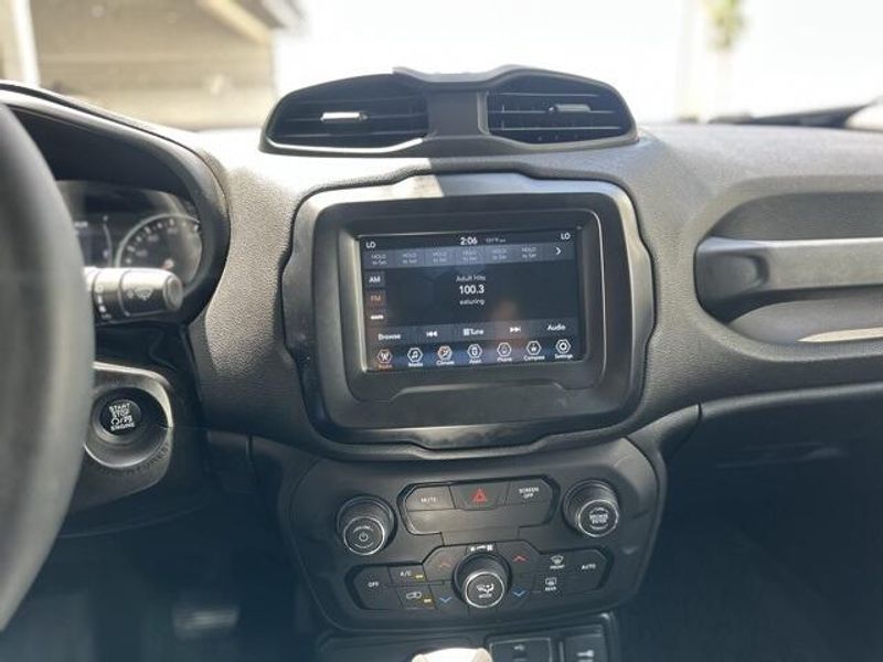 Used 2018 Jeep Renegade SportImage 15