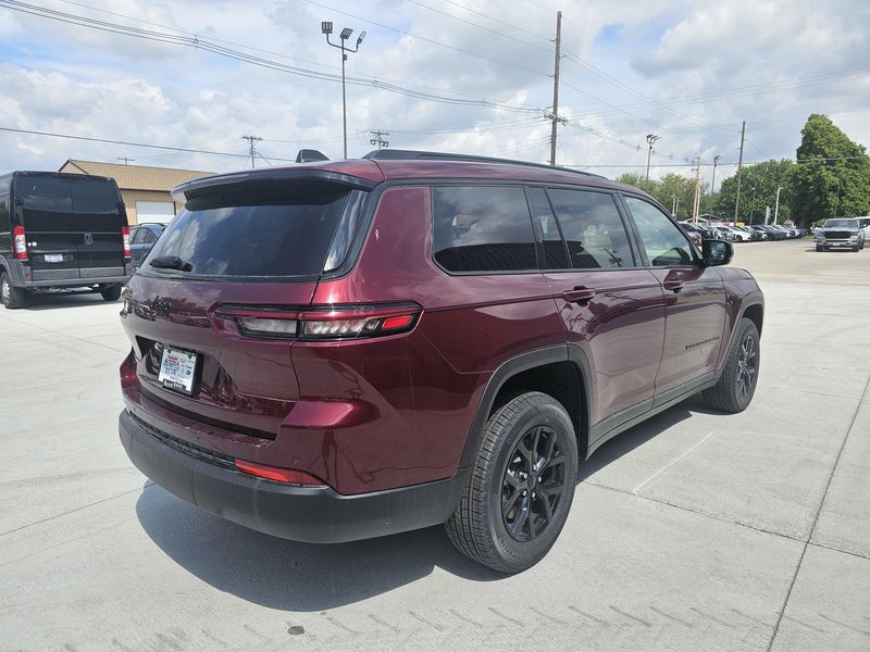 2025 Jeep Grand Cherokee L Altitude XImage 6