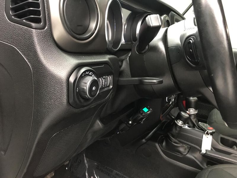 Used 2021 Jeep Wrangler Unlimited WillysImage 5