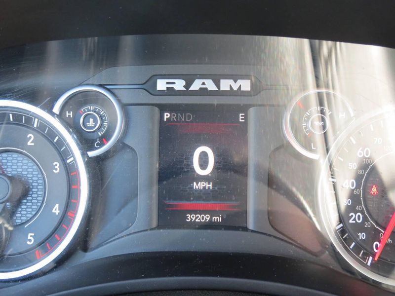 Used 2023 RAM 2500 Big Horn 4x4 4dr Crew Cab 6.3 ft. SB PickupImage 13