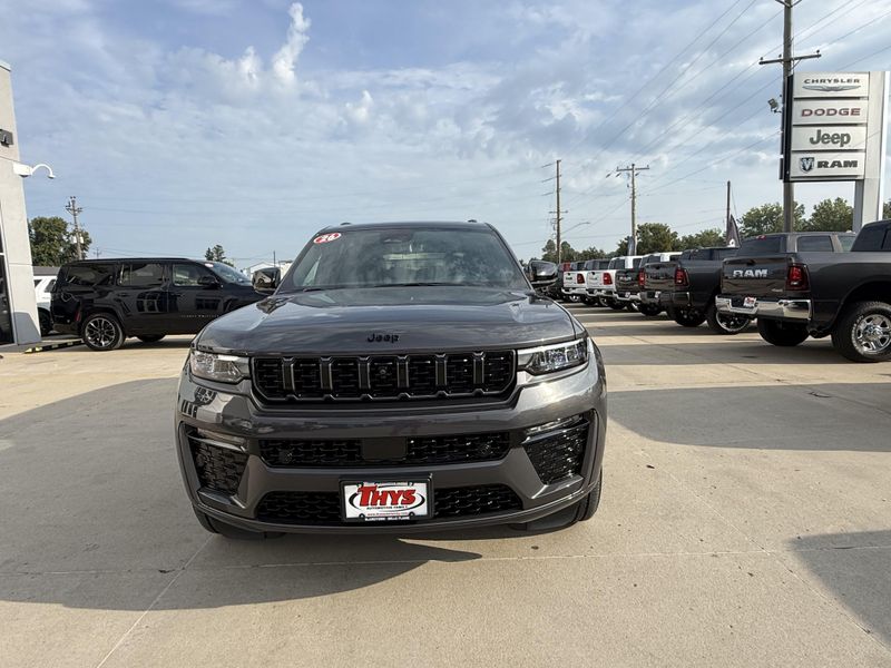 Used 2026 Jeep Grand Cherokee L Limited ReserveImage 35