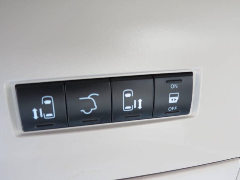 Used 2014 Chrysler Town & Country Touring L 4dr Mini VanImage 19