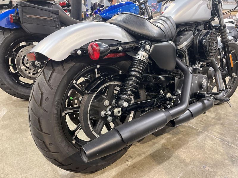 Used 2020 Harley-Davidson SPORTSTER IRON 883 Image 26