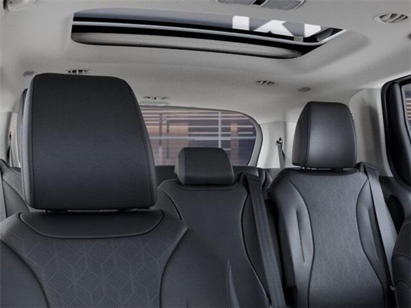 2025 Kia Carnival SXImage 27