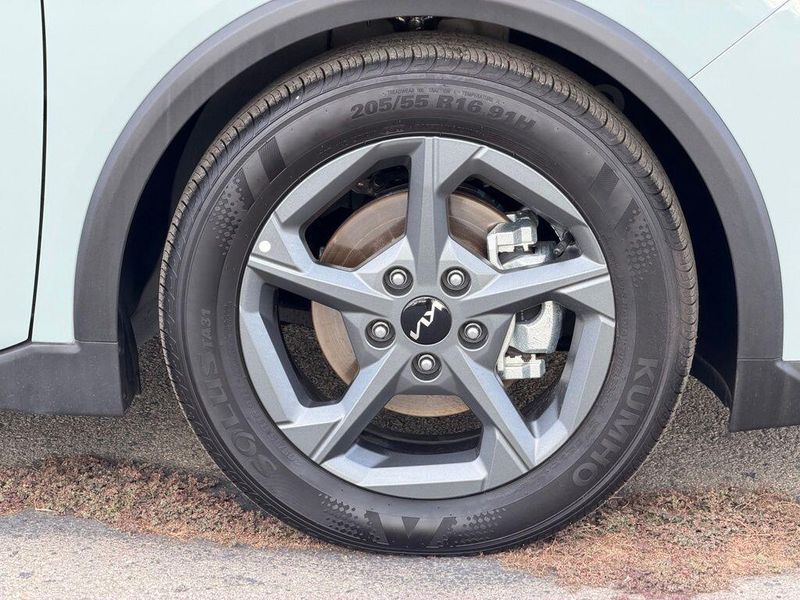Used 2026 Kia K4 LXSImage 9
