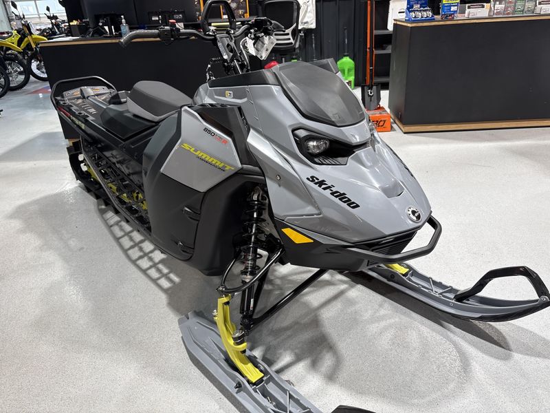 New 2026 Ski-Doo SUMMIT EDGE 8TR S HAC 154 3P4F 850 ETEC TURBO R 