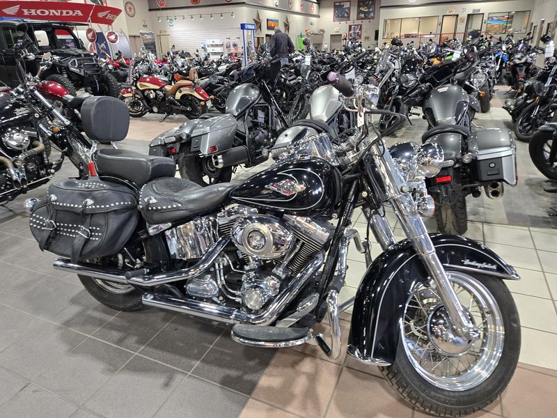 USED 2011 HARLEY SOFTAIL HERITAGE CLASSIC Image 2