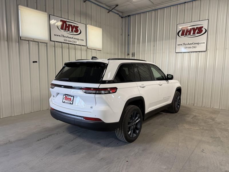New 2026 Jeep Grand Cherokee 85th Anniversary Edition 4x4Image 3