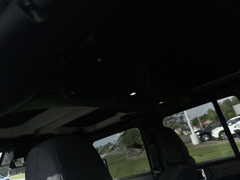 2024 Jeep Wrangler Sport SImage 8