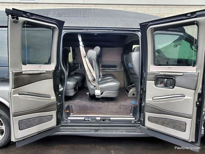 2015 Chevrolet Express 2500 Image 4