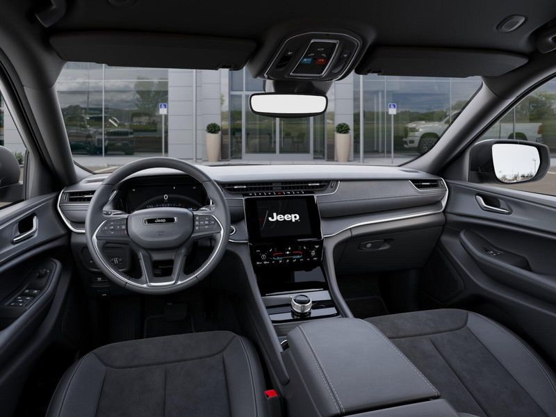 2025 Jeep Grand Cherokee Altitude 4x4