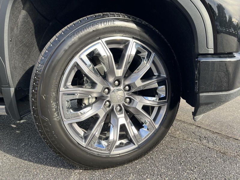 2025 Gmc Sierra 1500 Denali photo 2