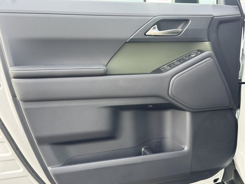 New 2026 Lexus GX 550 OvertrailImage 17