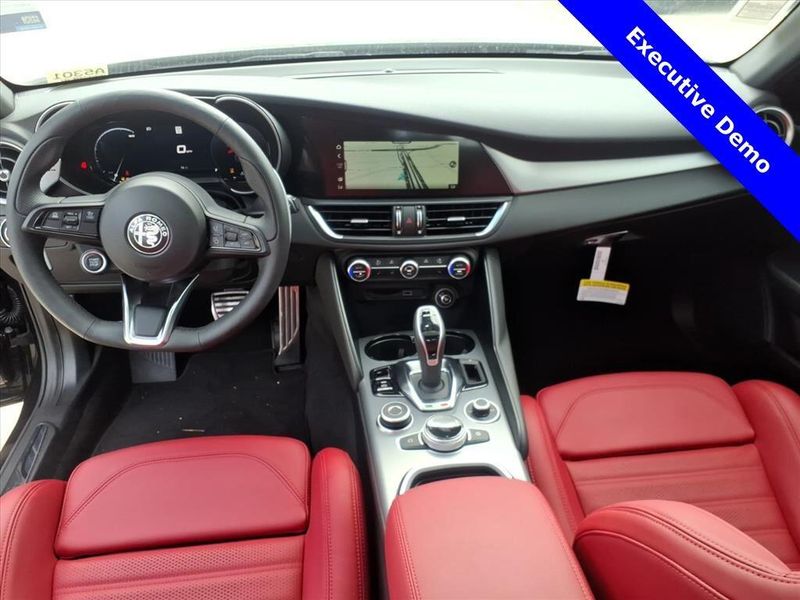 New 2025 Alfa Romeo Giulia VeloceImage 11