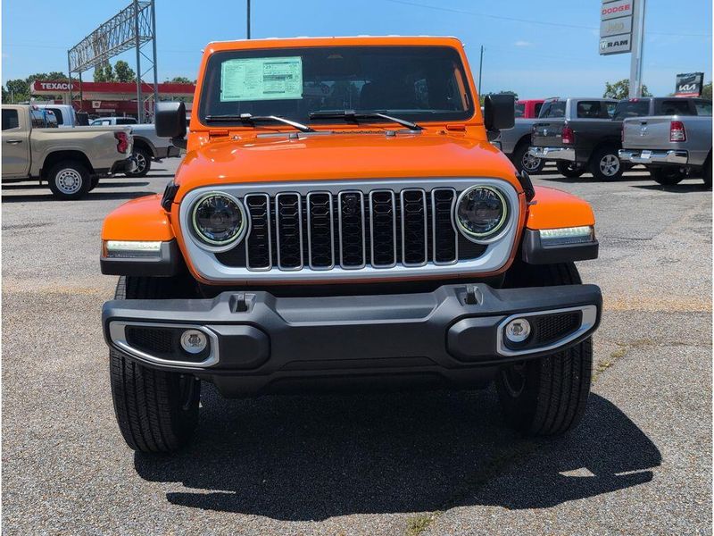 New 2026 Jeep Wrangler 4-door SaharaImage 8