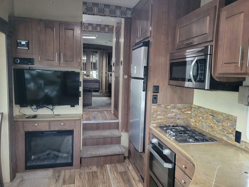 Used 2020 NORTHWOOD MFG ARCTIC FOX 29-5T Image 11