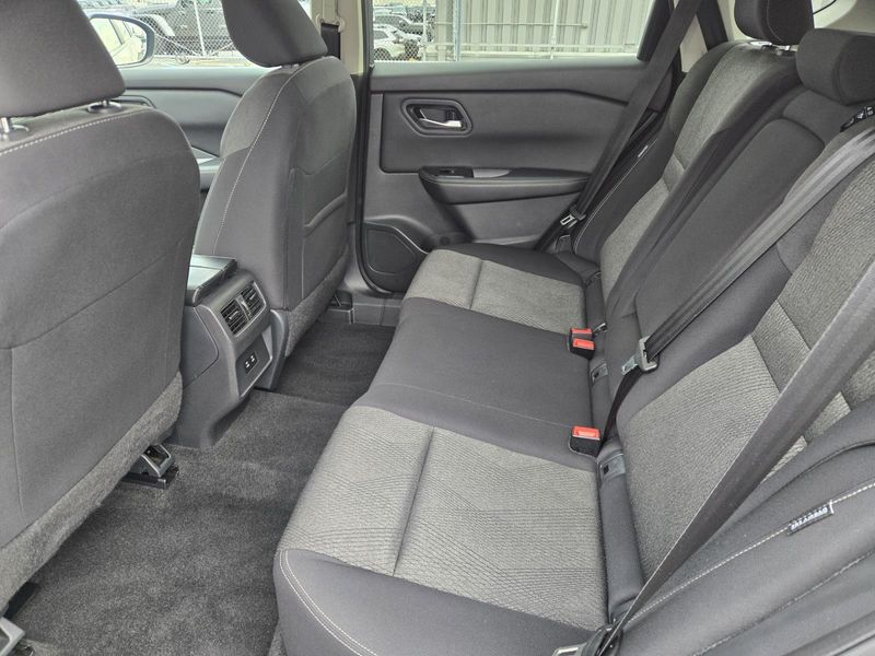 Used 2024 Nissan Rogue AWD SV