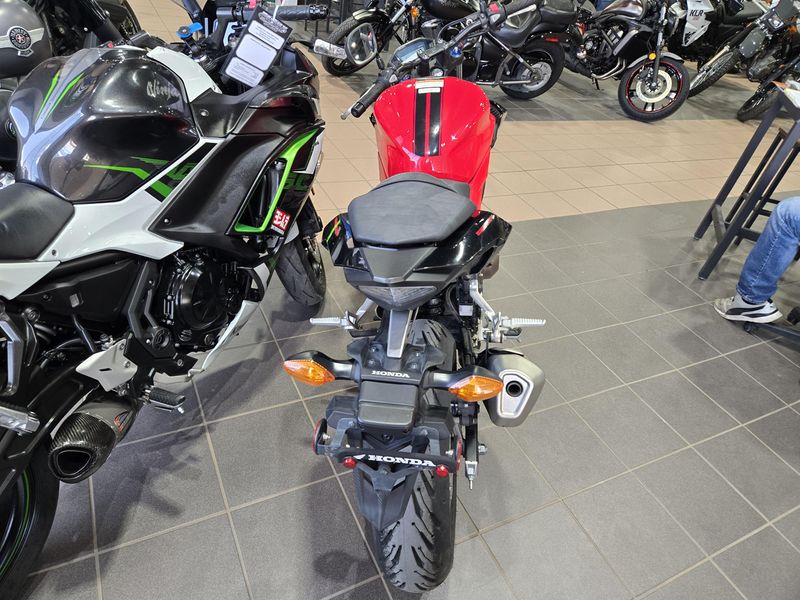 2017 Honda CB500F Image 6