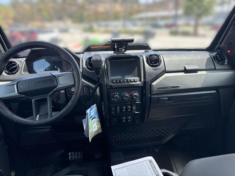 New 2025 Polaris RANGER CREW XD 1500 NORTHSTAR EDITION ULTIMATE Image 17